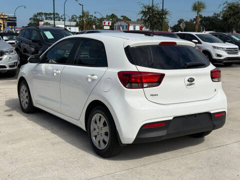 2021 Kia Rio 5-Door S
