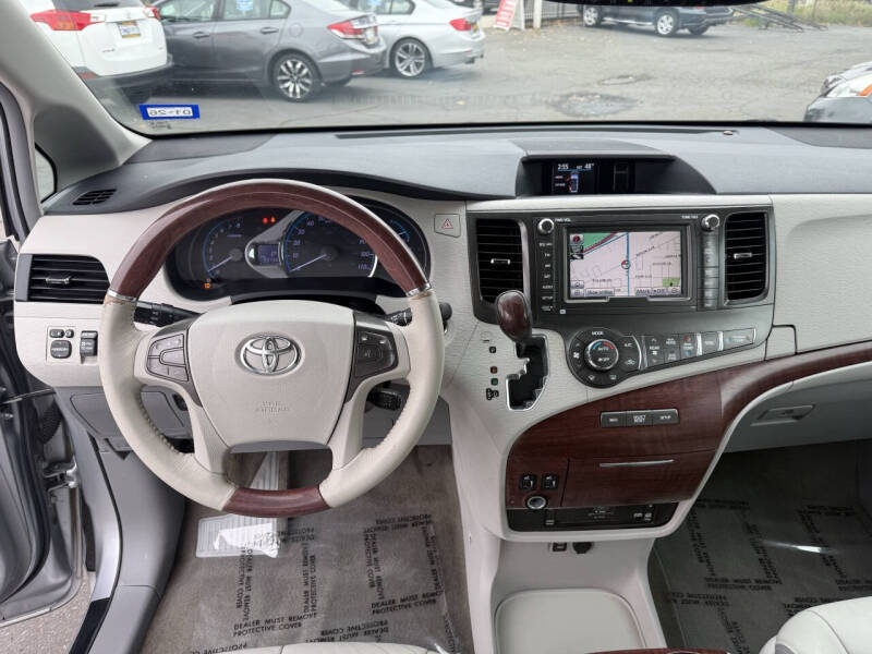 2014 Toyota Sienna Limited 7-Passenger