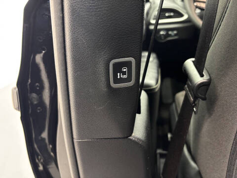 2022 Chrysler Pacifica Touring