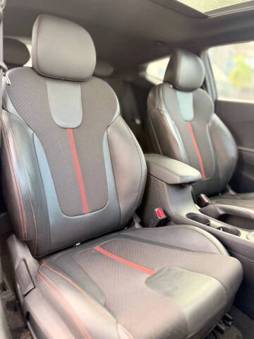 2019 Hyundai Veloster