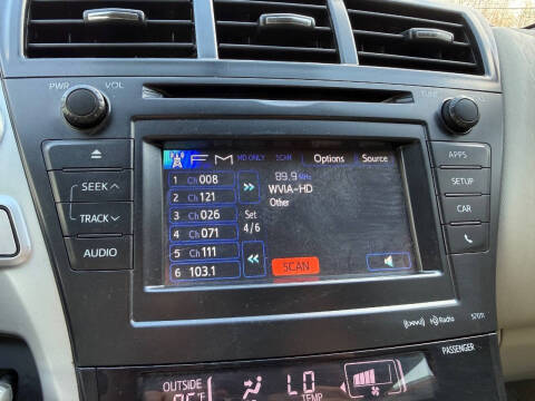 2012 Toyota Prius v Five