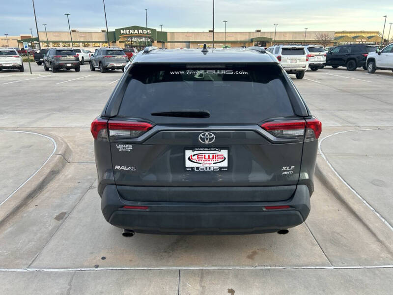 2020 Toyota RAV4 XLE