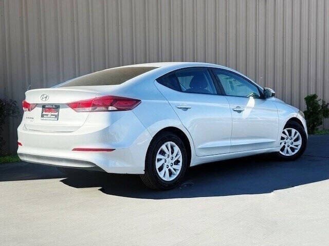 2018 Hyundai Elantra SE