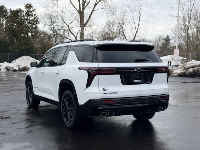 2024 Chevrolet Traverse LT