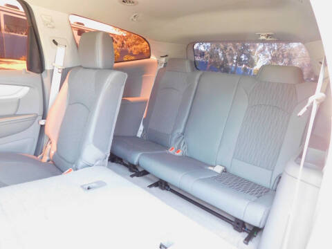 2017 Chevrolet Traverse LS