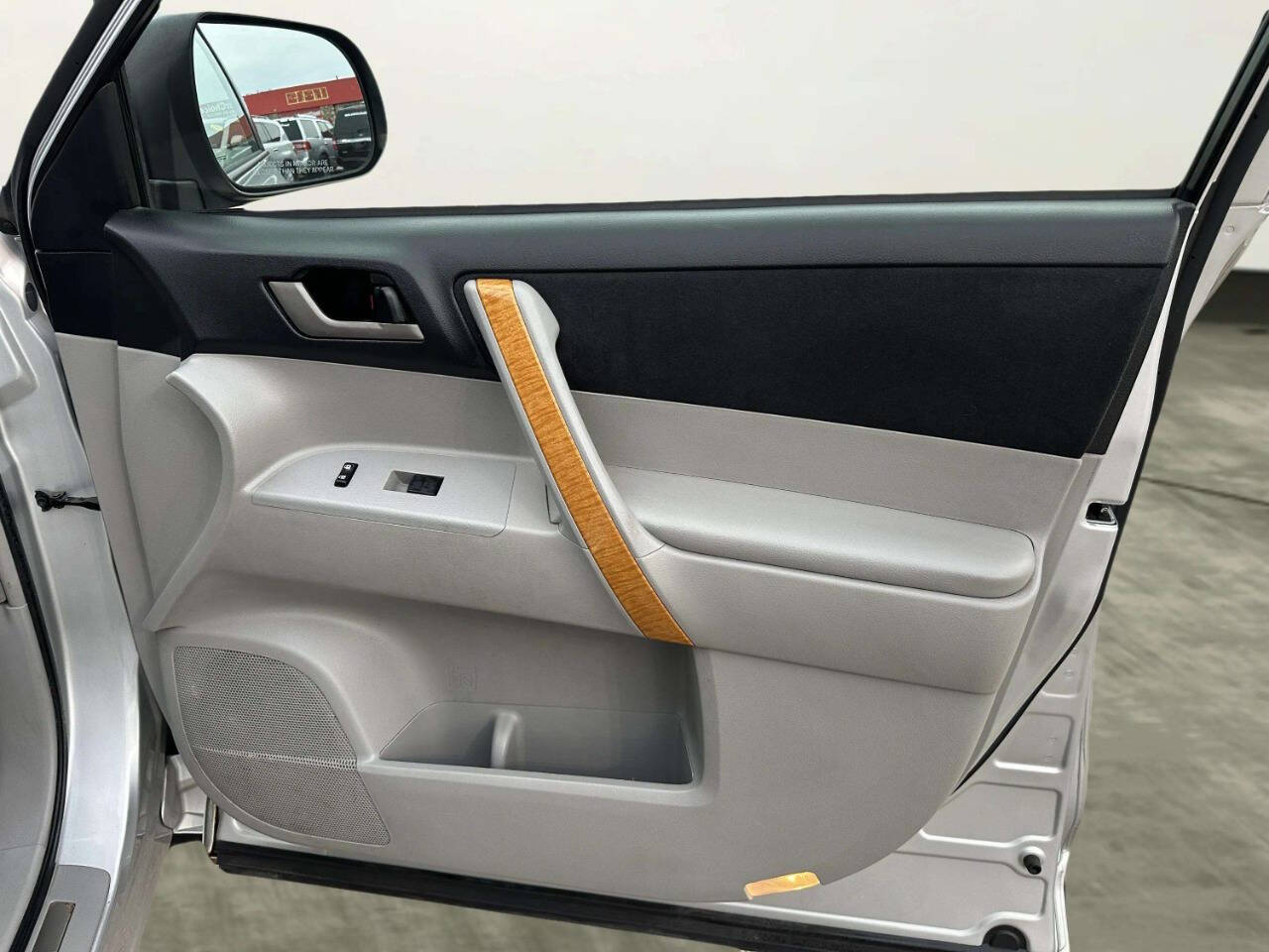 ToyotaHighlander Hybrid17