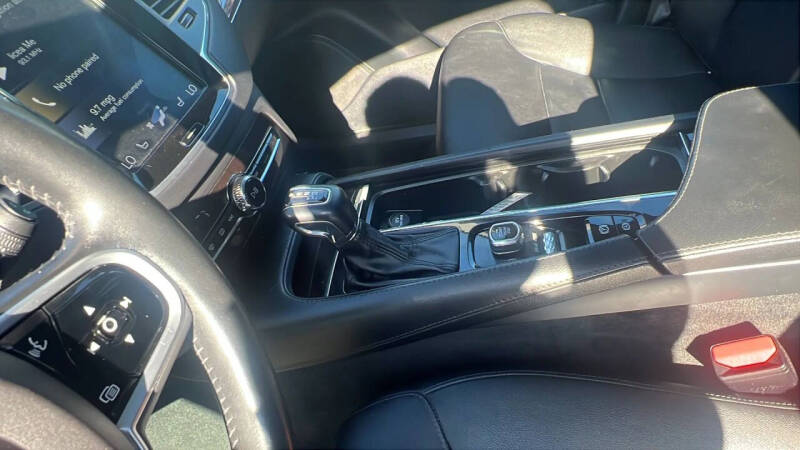 2019 Volvo XC90 T5 Momentum