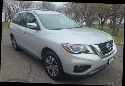 2017 Nissan Pathfinder SV