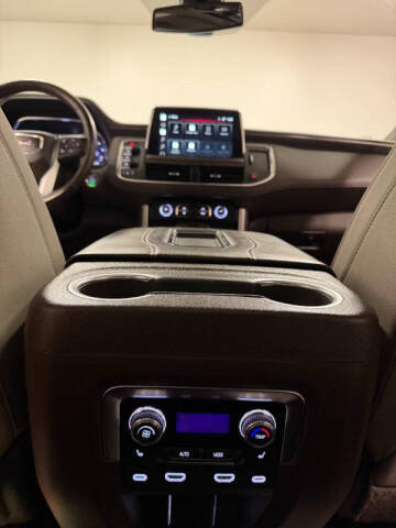 2022 GMC Yukon XL SLT