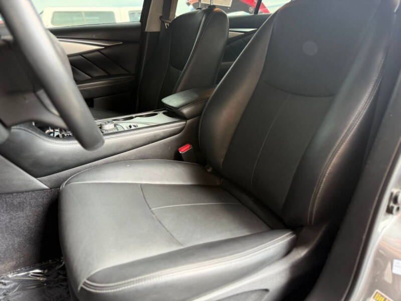 2023 Infiniti Q50 Luxe