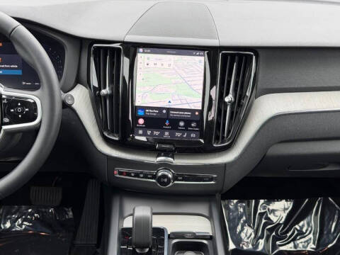 2025 Volvo XC60 B5 Plus Dark Theme