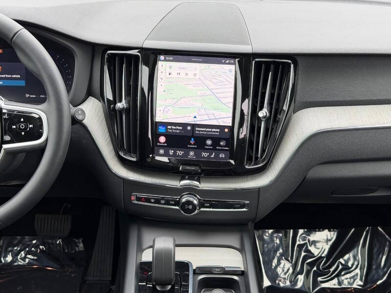 2025 Volvo XC60 B5 Plus Dark Theme