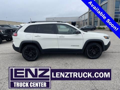 2019 Jeep Cherokee for sale at LENZ TRUCK CENTER in Fond Du Lac WI