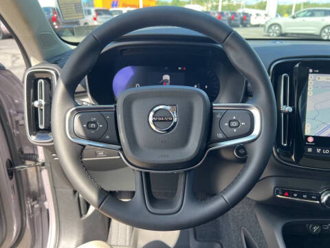 2026 Volvo XC40 B5 Plus