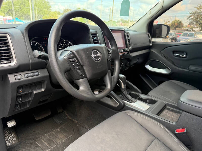 2022 Nissan Frontier SV