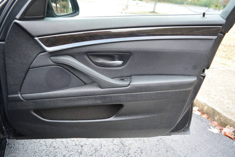 2016 BMW 5 Series 528i