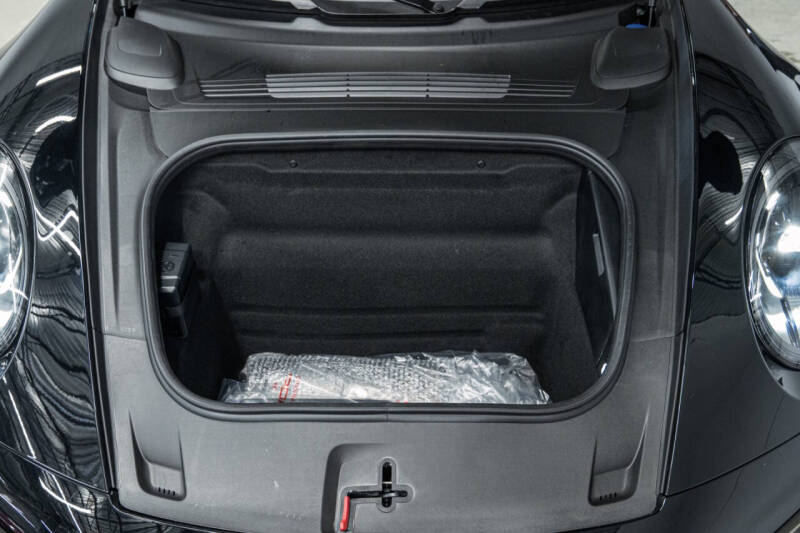 2025 Porsche 911 Carrera