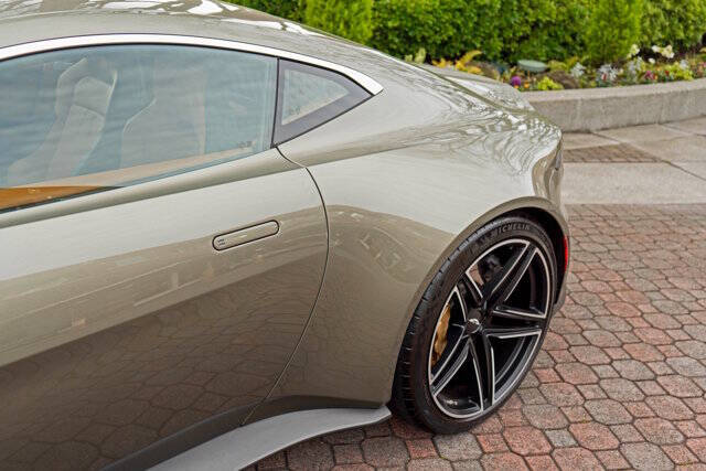 2025 Aston Martin Vantage
