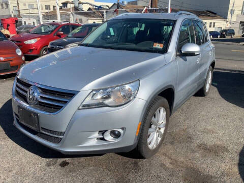 2011 Volkswagen Tiguan SEL 4Motion