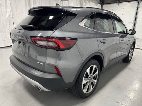 2025 Ford Escape Platinum