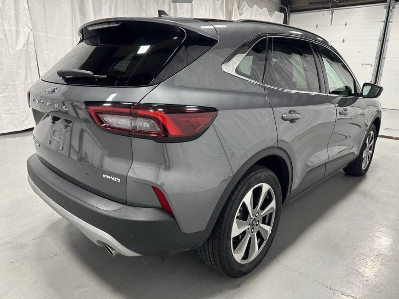 2025 Ford Escape Platinum