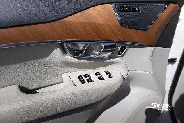 2022 Volvo XC90 Recharge T8 Inscription Expression 7P