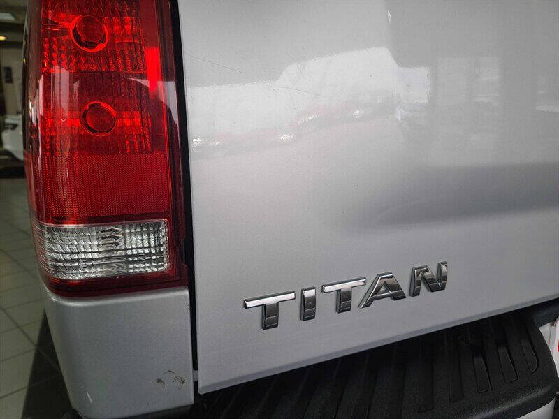 2015 Nissan Titan SV