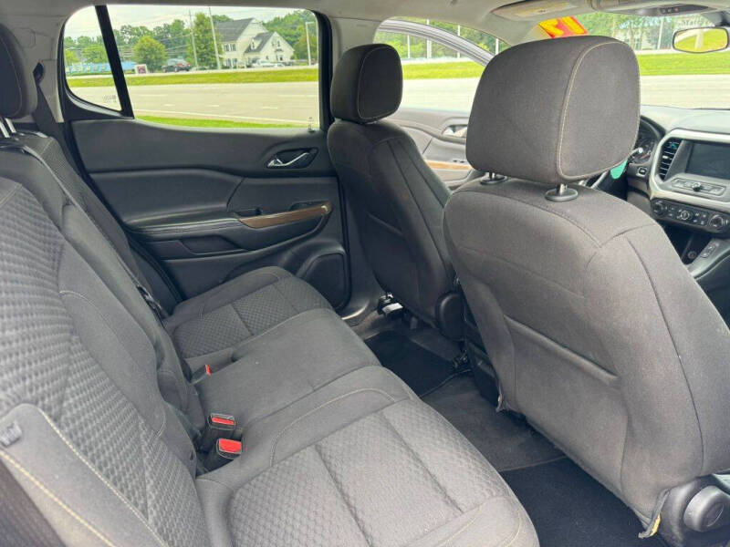 2019 GMC Acadia SLE-2