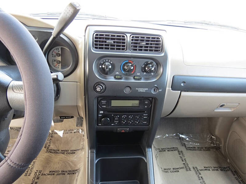 2004 Nissan Frontier XE