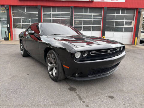 2017 Dodge Challenger SXT Plus