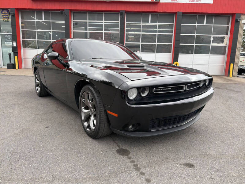 2017 Dodge Challenger SXT Plus