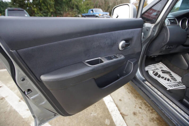 2008 Nissan Versa 1.8 S