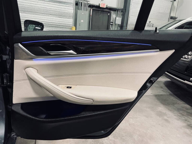 2019 BMW 5 Series 530i