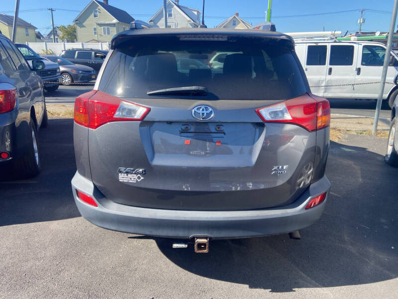 2014 Toyota RAV4 XLE photo 6