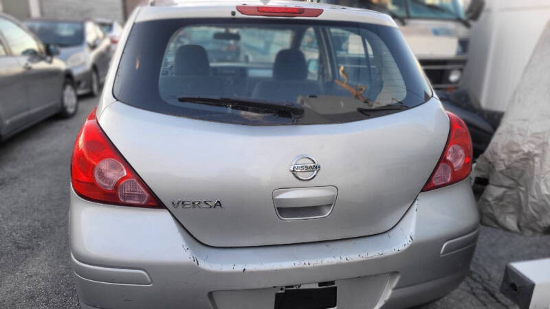 2010 Nissan Versa 1.8 S