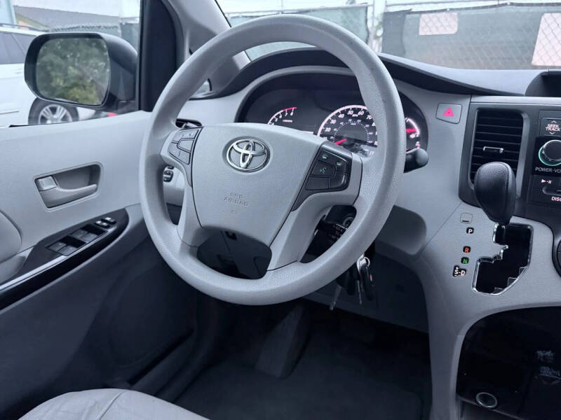 2011 Toyota Sienna
