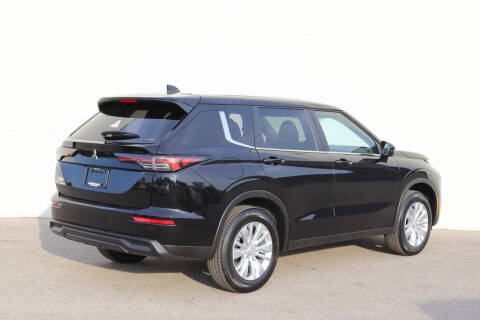 2025 Mitsubishi Outlander ES