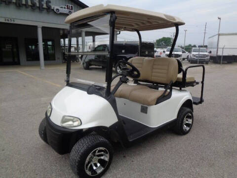 2017 E-Z-GO RXV