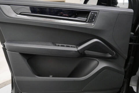 2025 Porsche Cayenne GTS Coupe