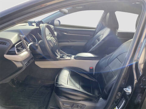 2021 Toyota Camry Hybrid LE