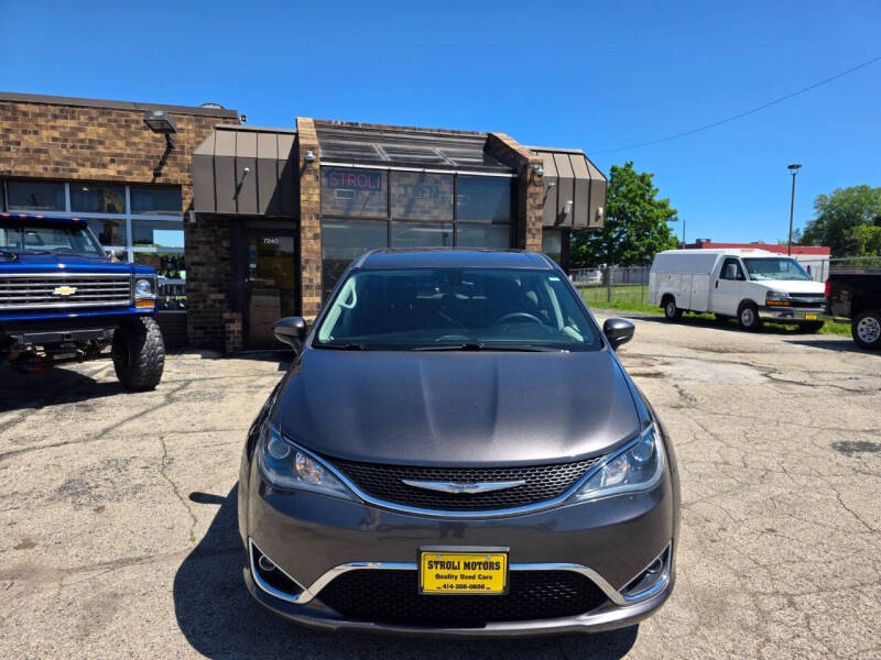 2017 Chrysler Pacifica Touring-L