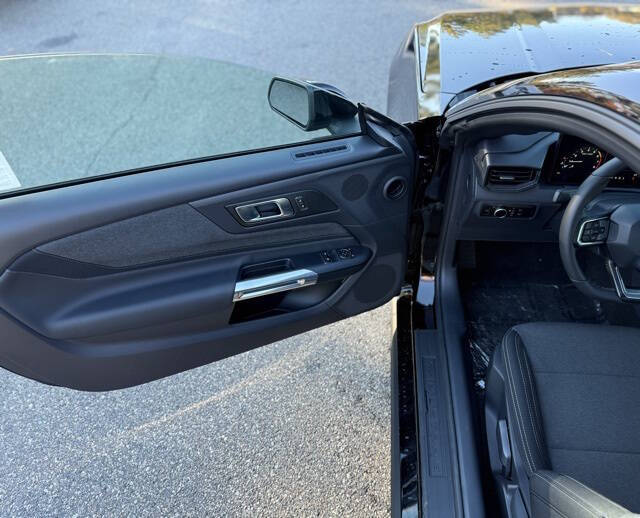 2025 Ford Mustang EcoBoost