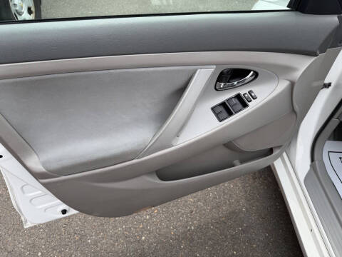 2009 Toyota Camry LE