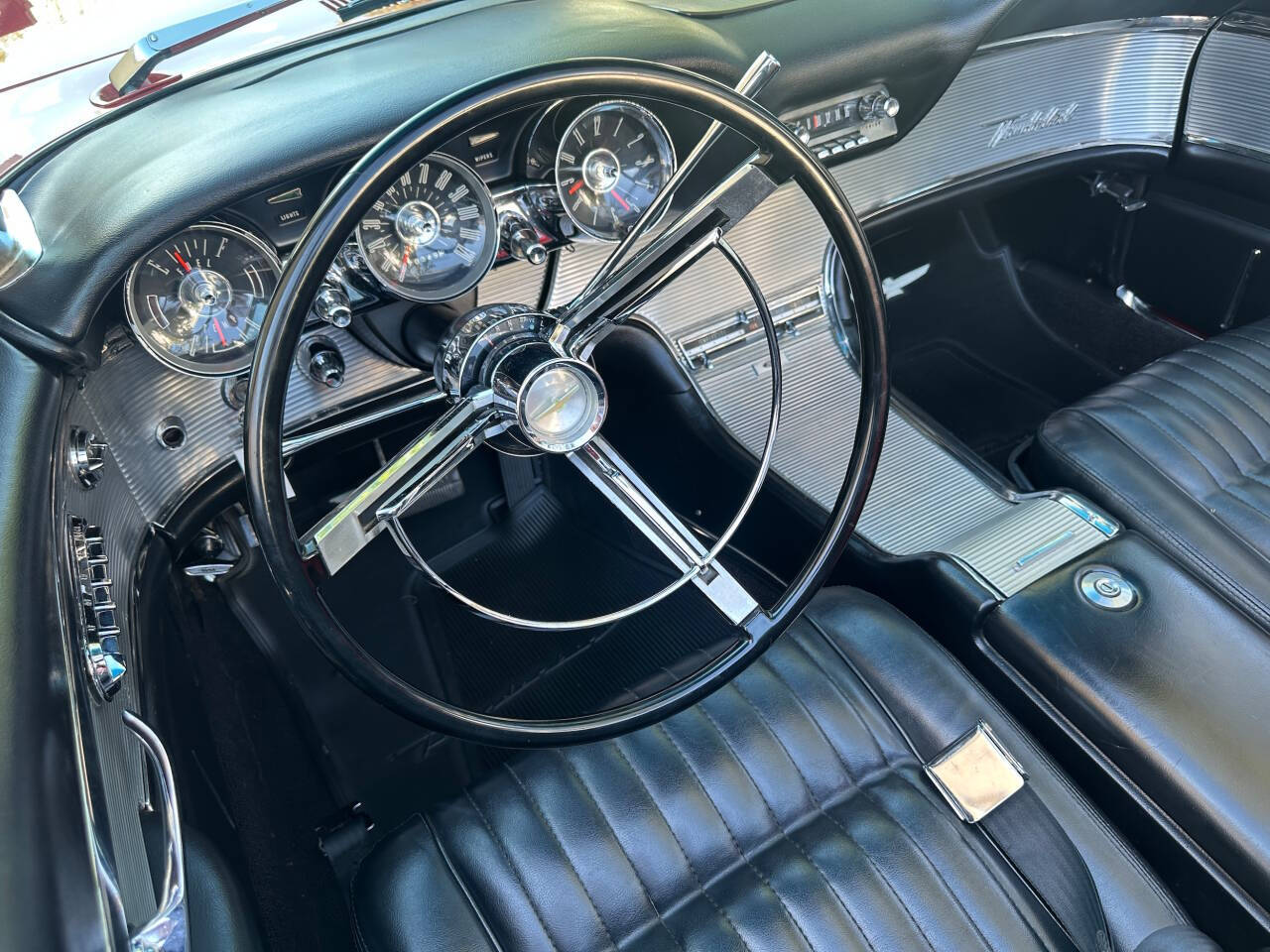 1962 Ford Thunderbird 13