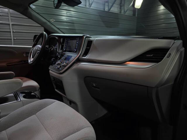 2020 Toyota Sienna LE 7-Passenger