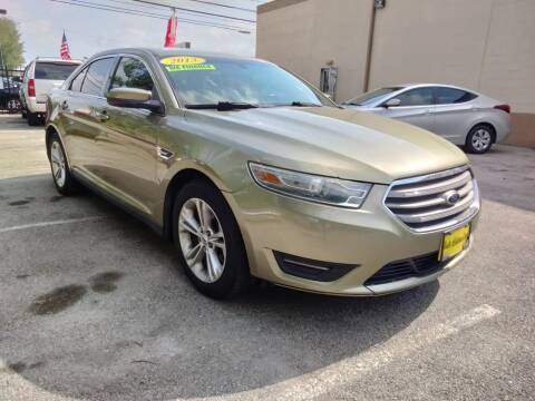2013 Ford Taurus for sale at AUTO LATINOS CAR in Houston TX