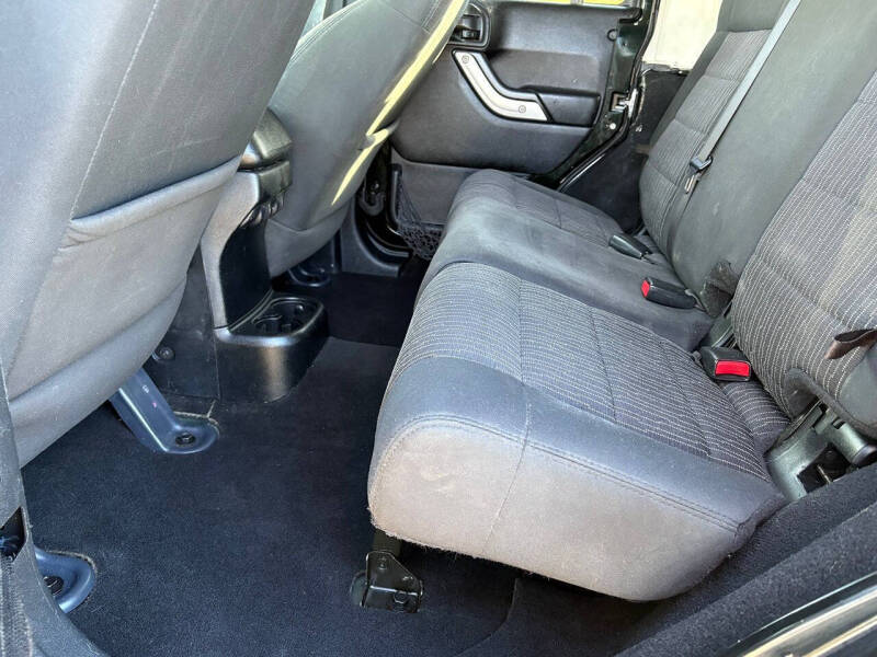 2012 Jeep Wrangler Unlimited Sahara