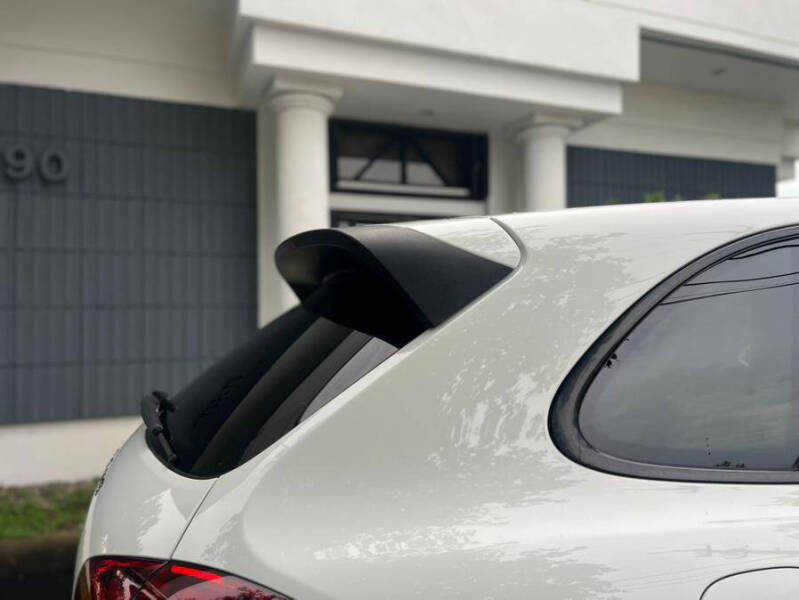 2017 Porsche Cayenne Platinum Edition