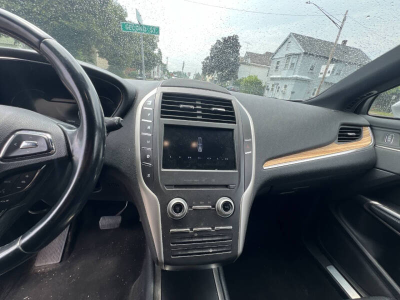 2016 Lincoln MKC Select