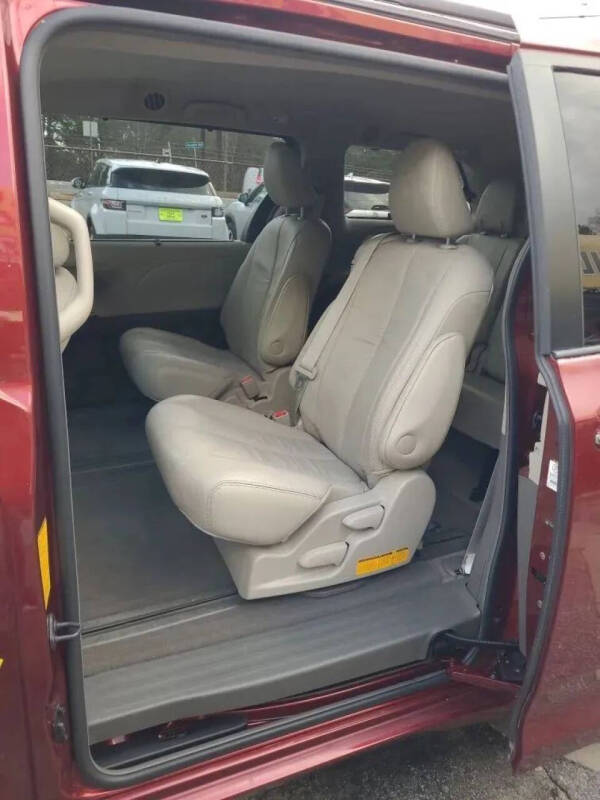 2012 Toyota Sienna Limited 7-Passenger